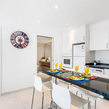 Appartement 76. Cristianos First Sea Line, Parking, Wi Fi