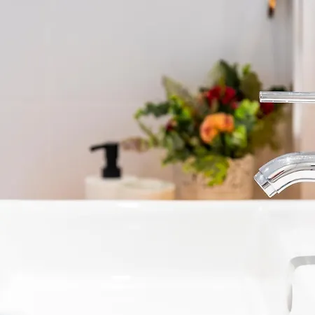 76 Cristianos First Sea Line, Wi Fi